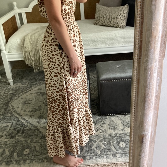 Leopard Maxi Dress - Picture 2 of 5
